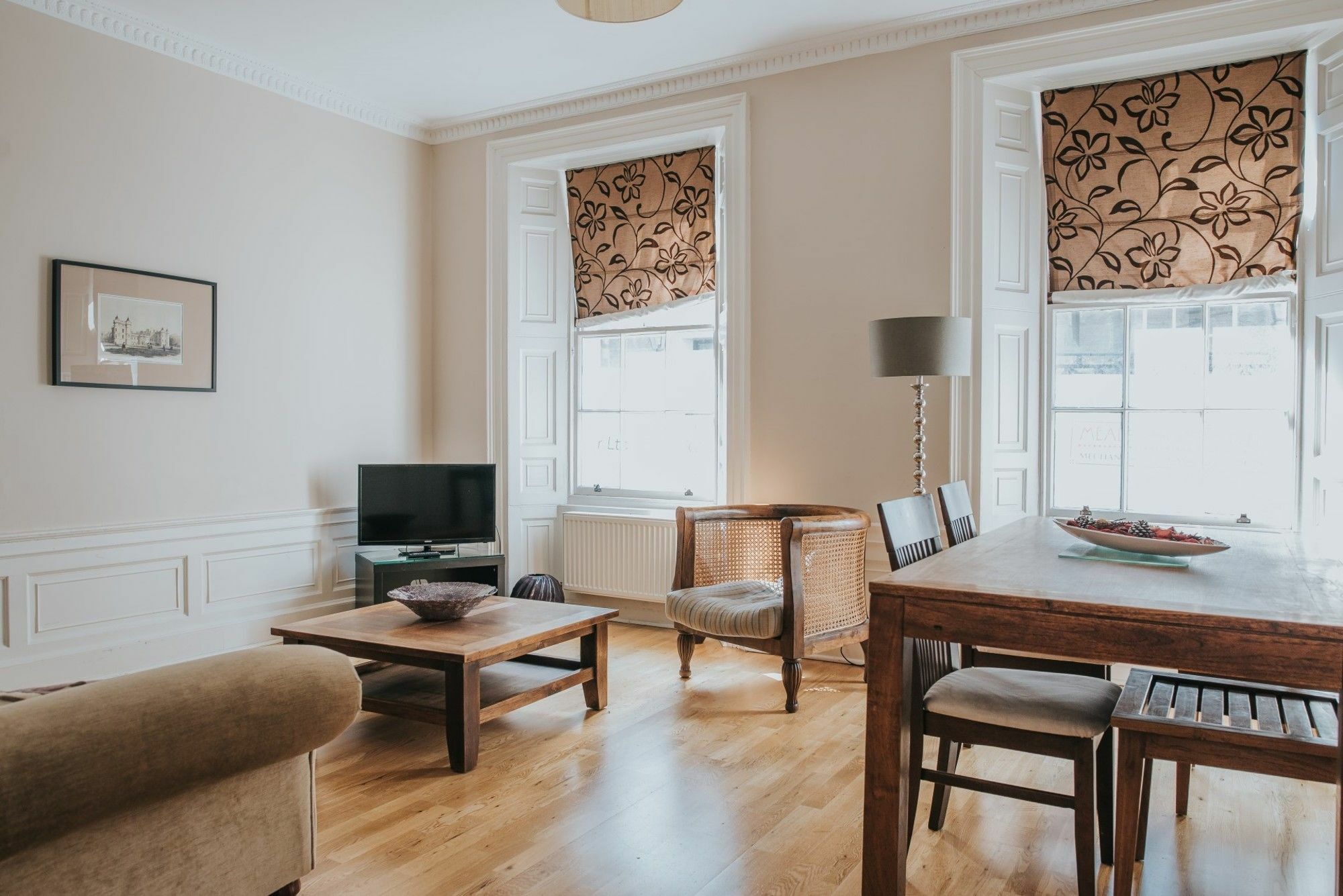 Reizand Apartments, Young St EDI