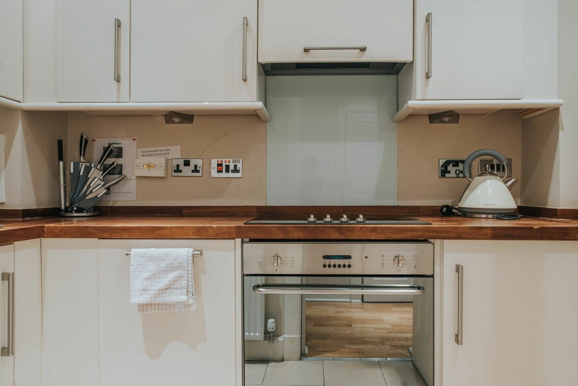 Appartement Reizand Apartments, Young St *