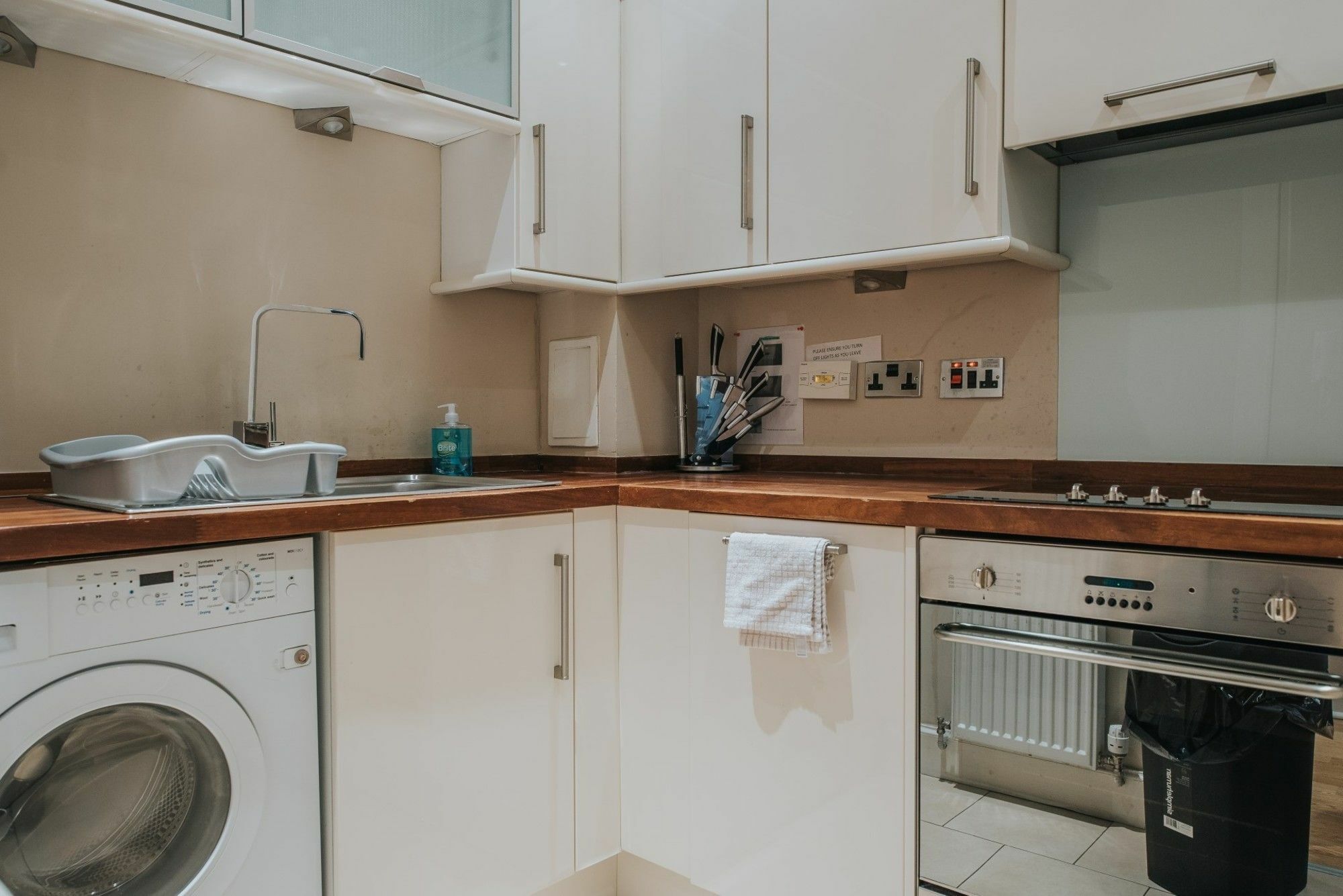 Reizand Apartments, Young St Appartement